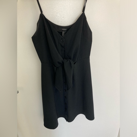 Black dress - Picture 1 of 3